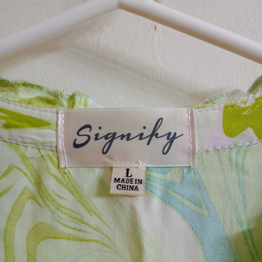 Green Tiered Flutter Sleeve V-Neck Blouse - Picture 3 of 3